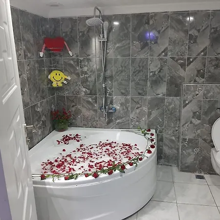 Apartment Suit Konaklama *